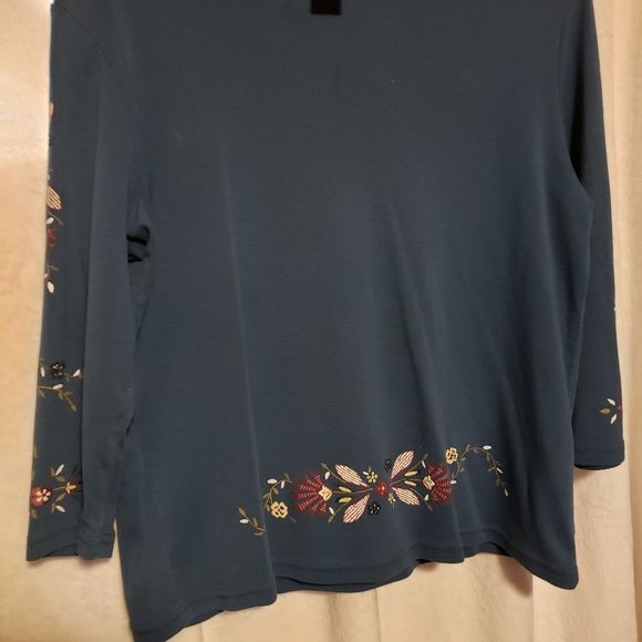 Long Tee/blouse - Picture 2 of 3
